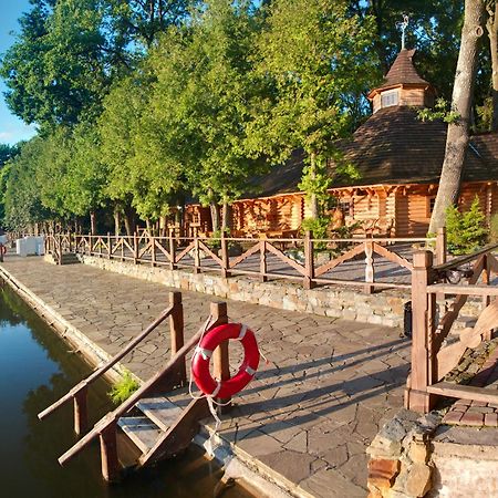 Sherwood Hotel Dolgomostiska Zewnętrze zdjęcie