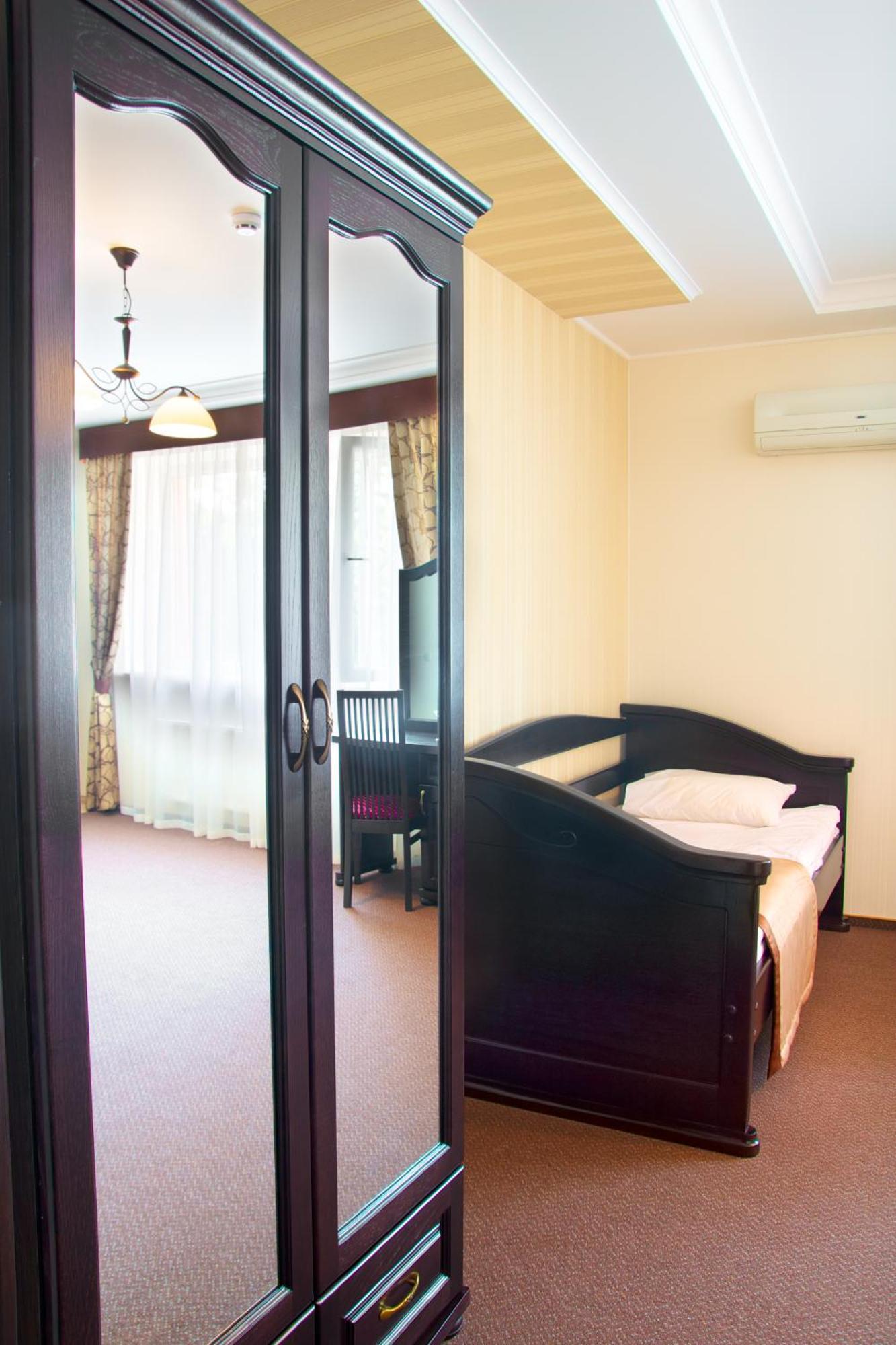 Sherwood Hotel Dolgomostiska Pokój zdjęcie