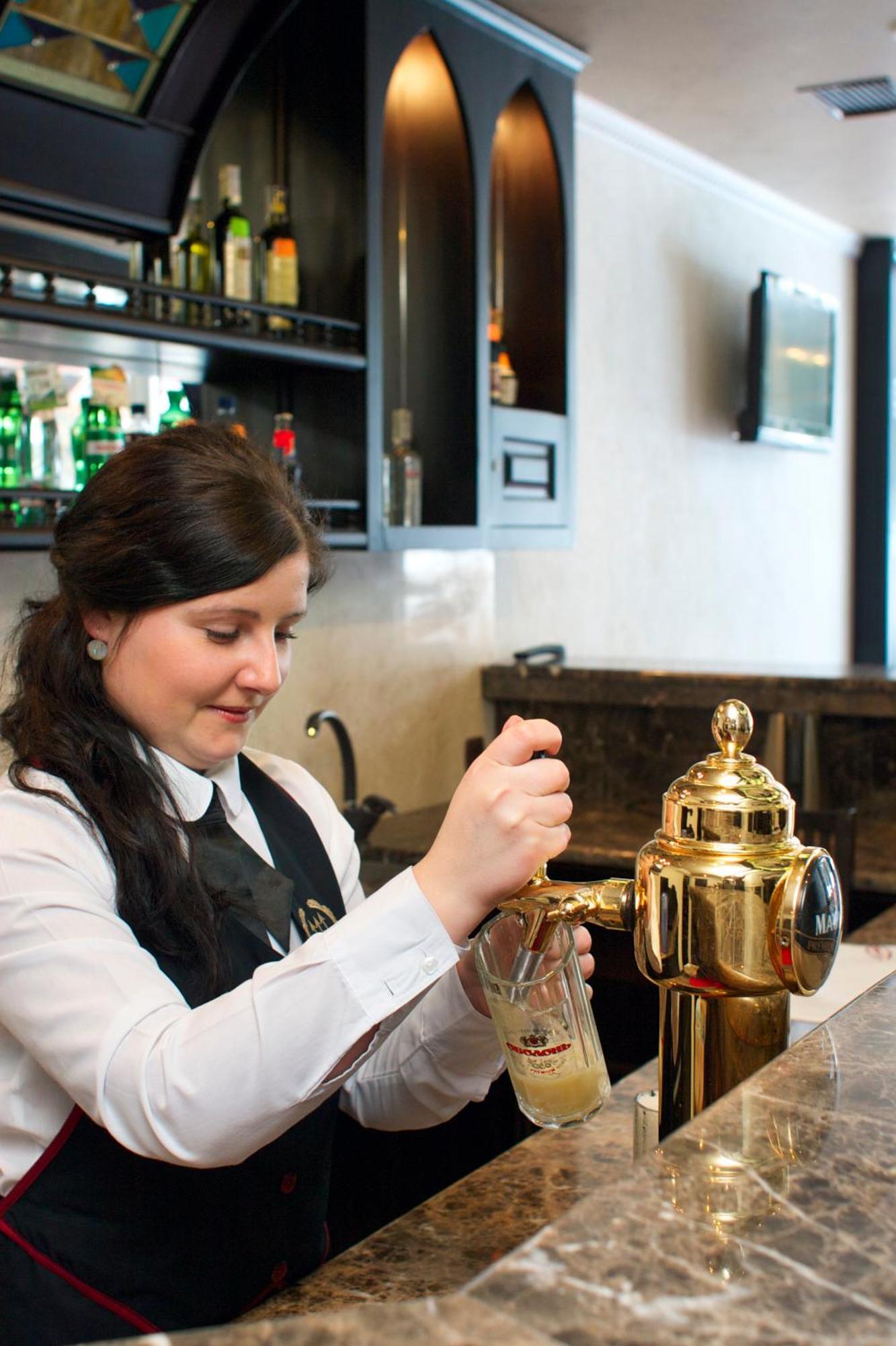 Sherwood Hotel Dolgomostiska Zewnętrze zdjęcie