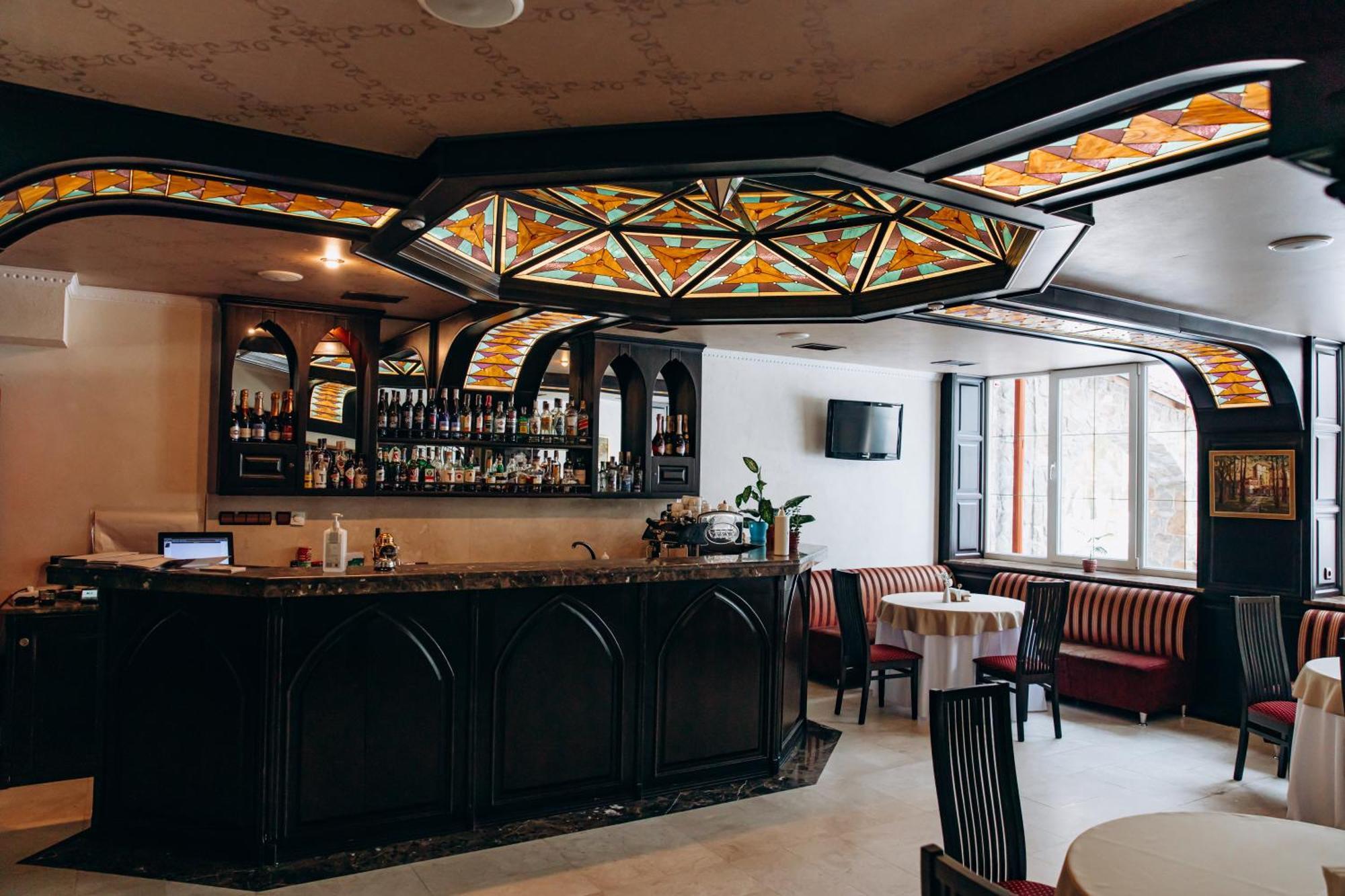 Sherwood Hotel Dolgomostiska Zewnętrze zdjęcie