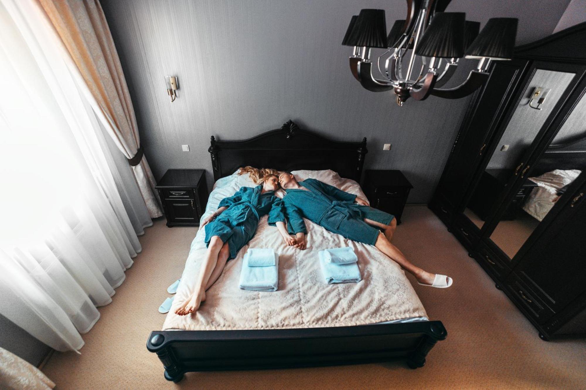 Sherwood Hotel Dolgomostiska Zewnętrze zdjęcie